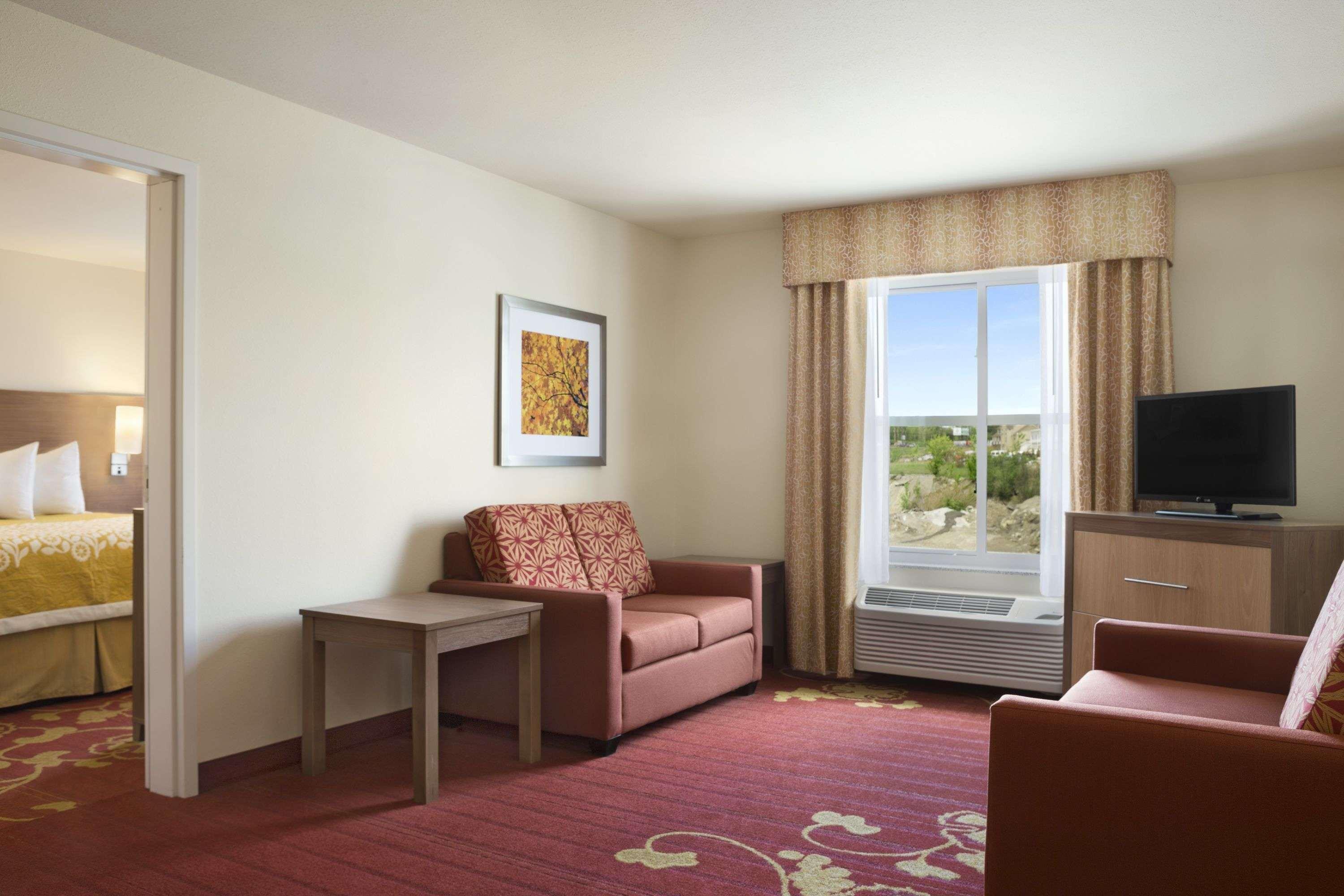 Days Inn & Suites By Wyndham Belmont Exteriér fotografie