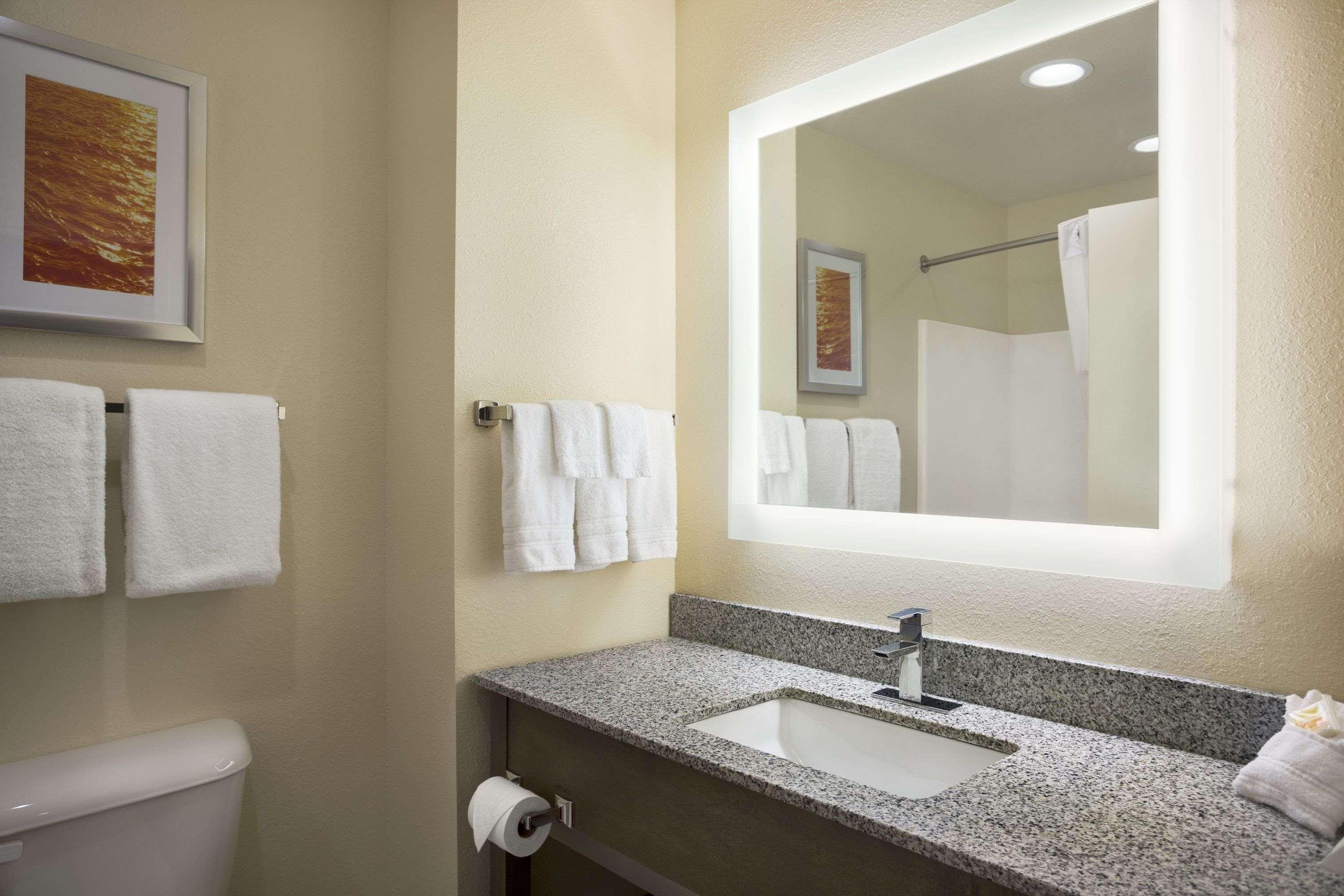 Days Inn & Suites By Wyndham Belmont Exteriér fotografie