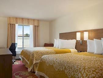 Days Inn & Suites By Wyndham Belmont Exteriér fotografie