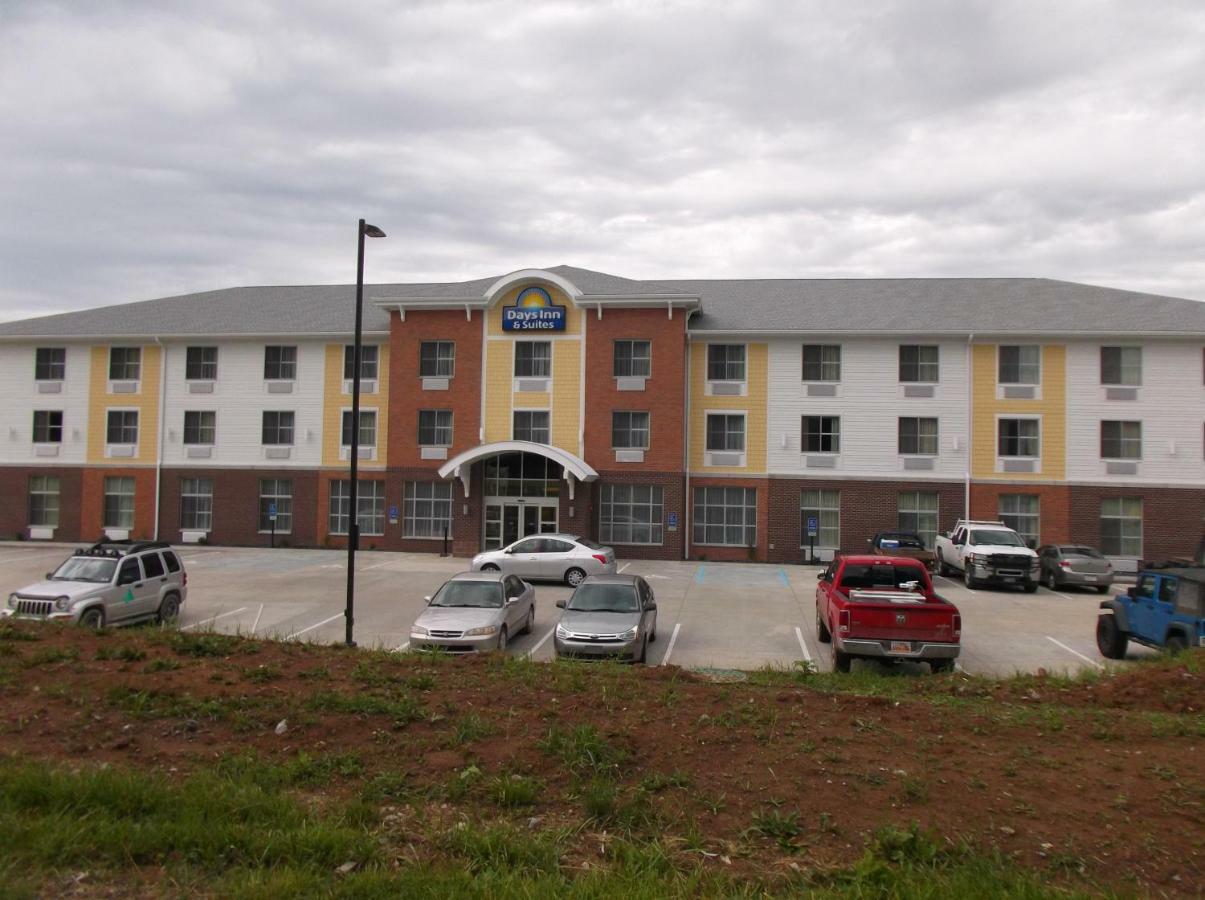 Days Inn & Suites By Wyndham Belmont Exteriér fotografie